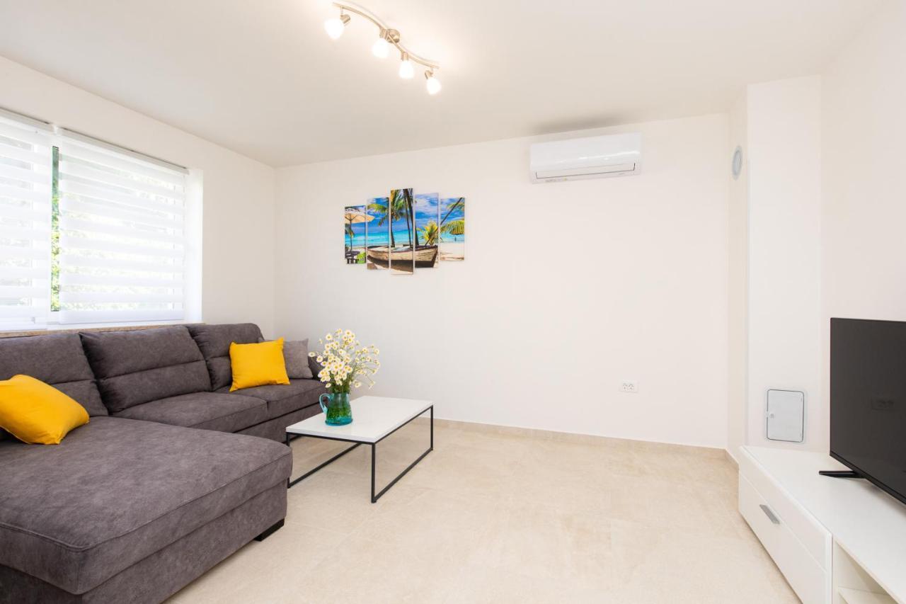 Apartman Ivona U Prizemlju Malinska Dış mekan fotoğraf